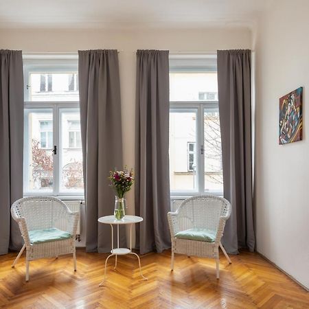 Welcoming Flat In Vinohrady By Prague Daysアパートメント エクステリア 写真